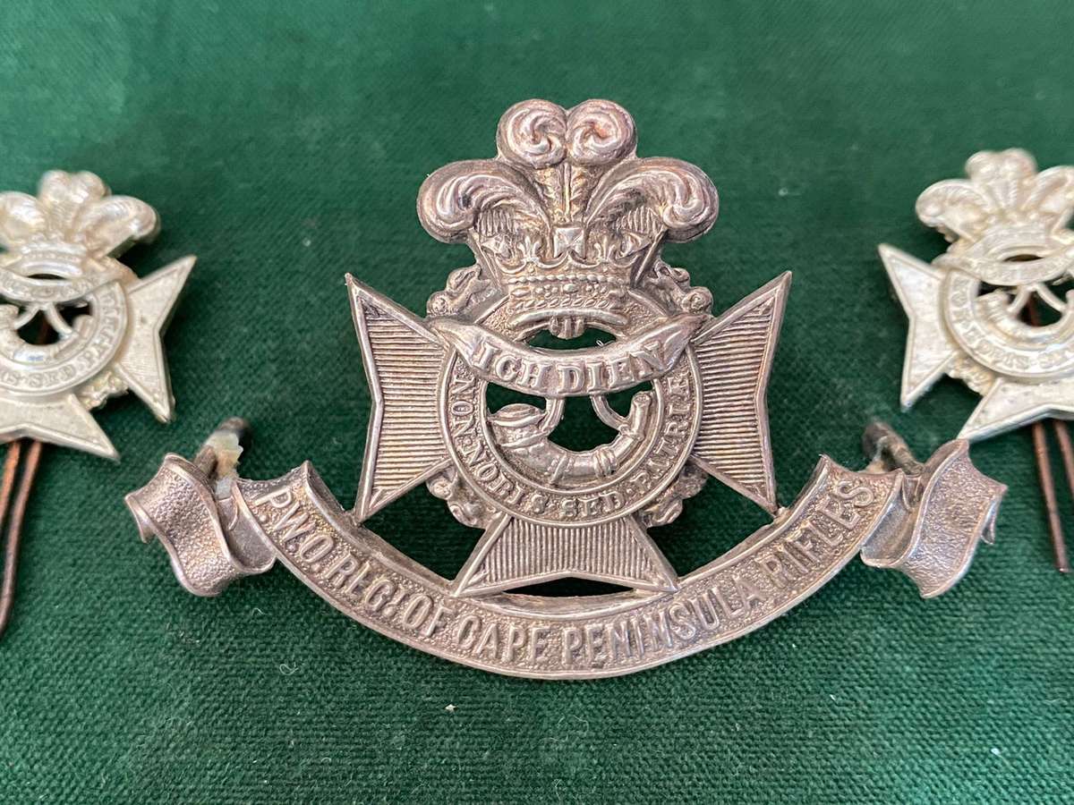 CAPE PENINSULA RIFLES WHITE METAL CAP AND COLLARS-WORN 1904-1926-LUGS INTACT