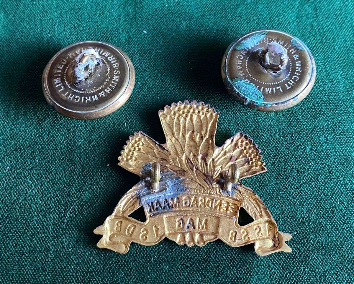 1 SPECIAL SERVICE BATTALION GILDING METAL CAP BADGE -FIRST STRIKING-SOLD WITH 2X TUNIC BUTTONS-LUGS
