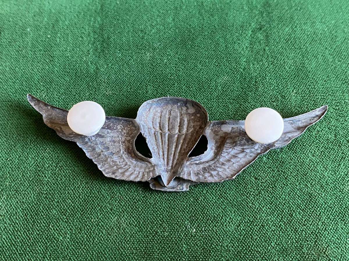 SWA PARACHUTE INSTRUCTOR WING-OXIDISED SILVER AND ENAMEL BREAST BADGE-APPROVED IN 1984- 2 PINS-DARKE