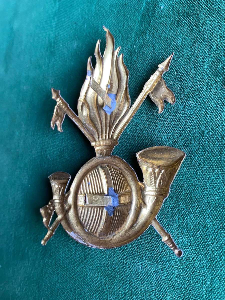 ITALIAN WW2 CAP BADGE FOR CAVALRY