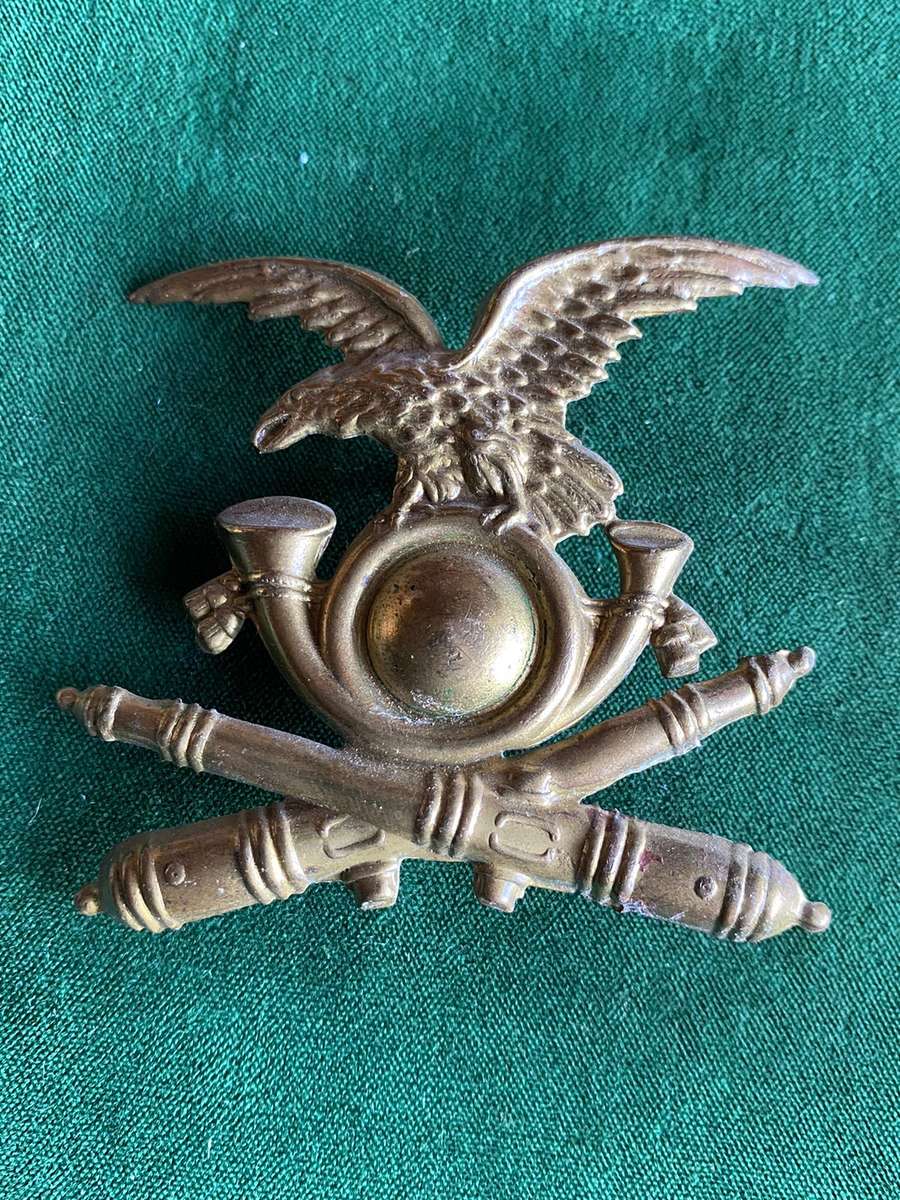 ITALIAN WW2 CAP BADGE FOR ALPINE ARTILLERY (MOUNTAIN TROOPS)