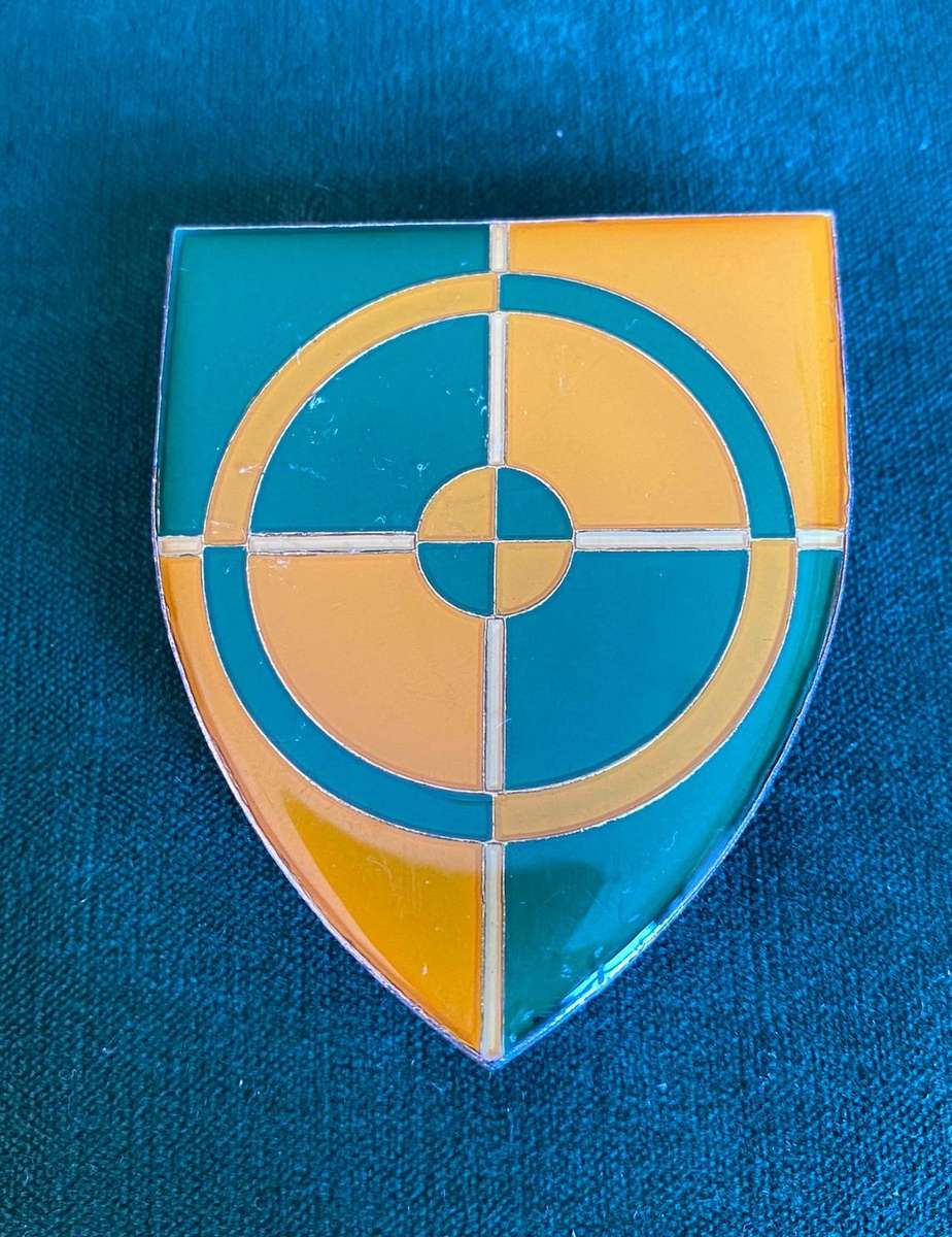 GROUP 18 HQ FLASH- 3 PINS