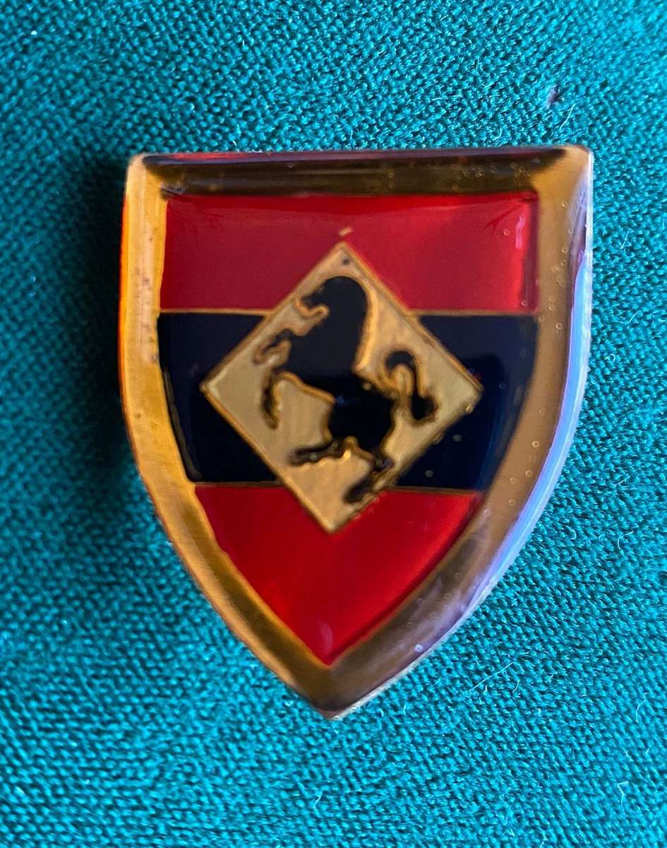 11 FIELD REGIMENT FOB BADGE