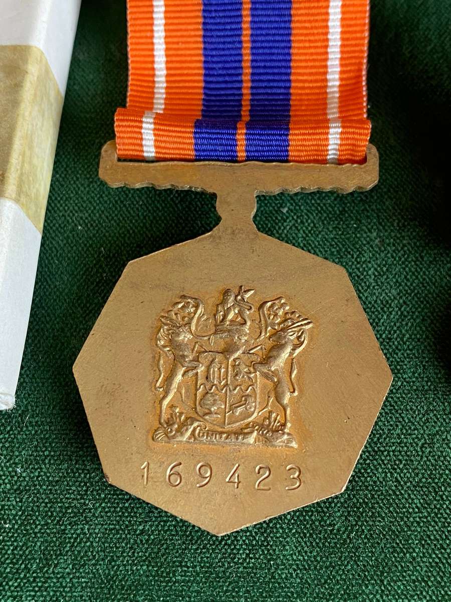 SWA BOXED PROPATRIA SET-FULL SIZE + MINIATURE