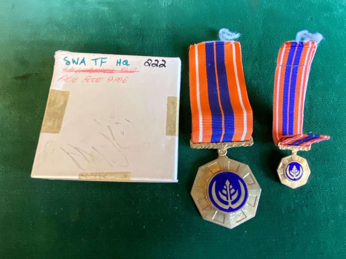 SWA BOXED PROPATRIA SET-FULL SIZE + MINIATURE