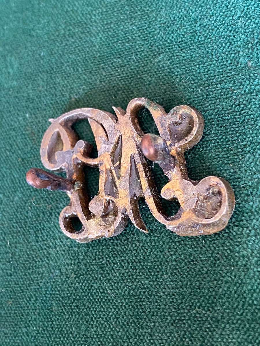 STUTTERHEIM MOUNTED POLICE-WHITE METAL CAP BADGE-WORN 1878-1880- 2 LUGS