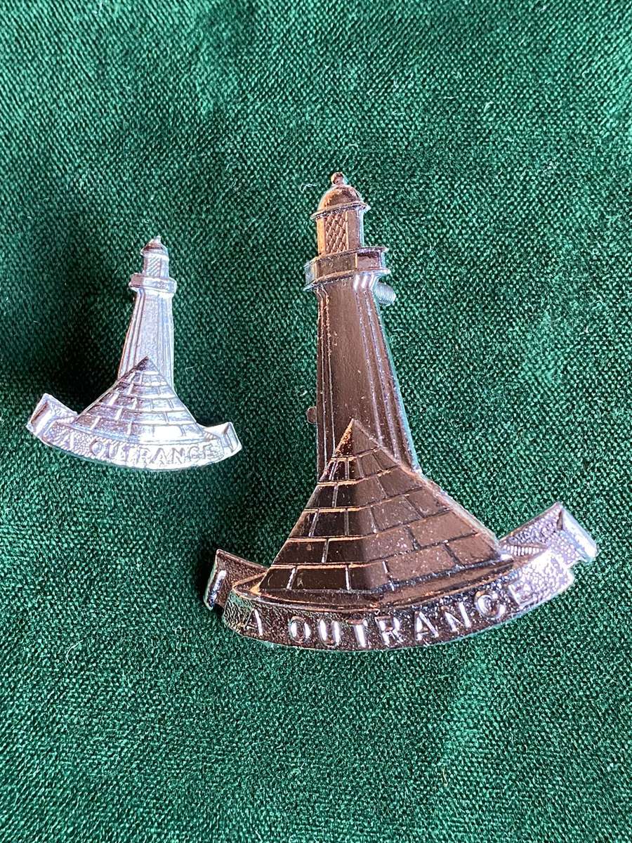 REGT. ALGOA BAY CHROME CAP AND ONE COLLAR-WORN FROM 1976-LUGS + PINS INTACT