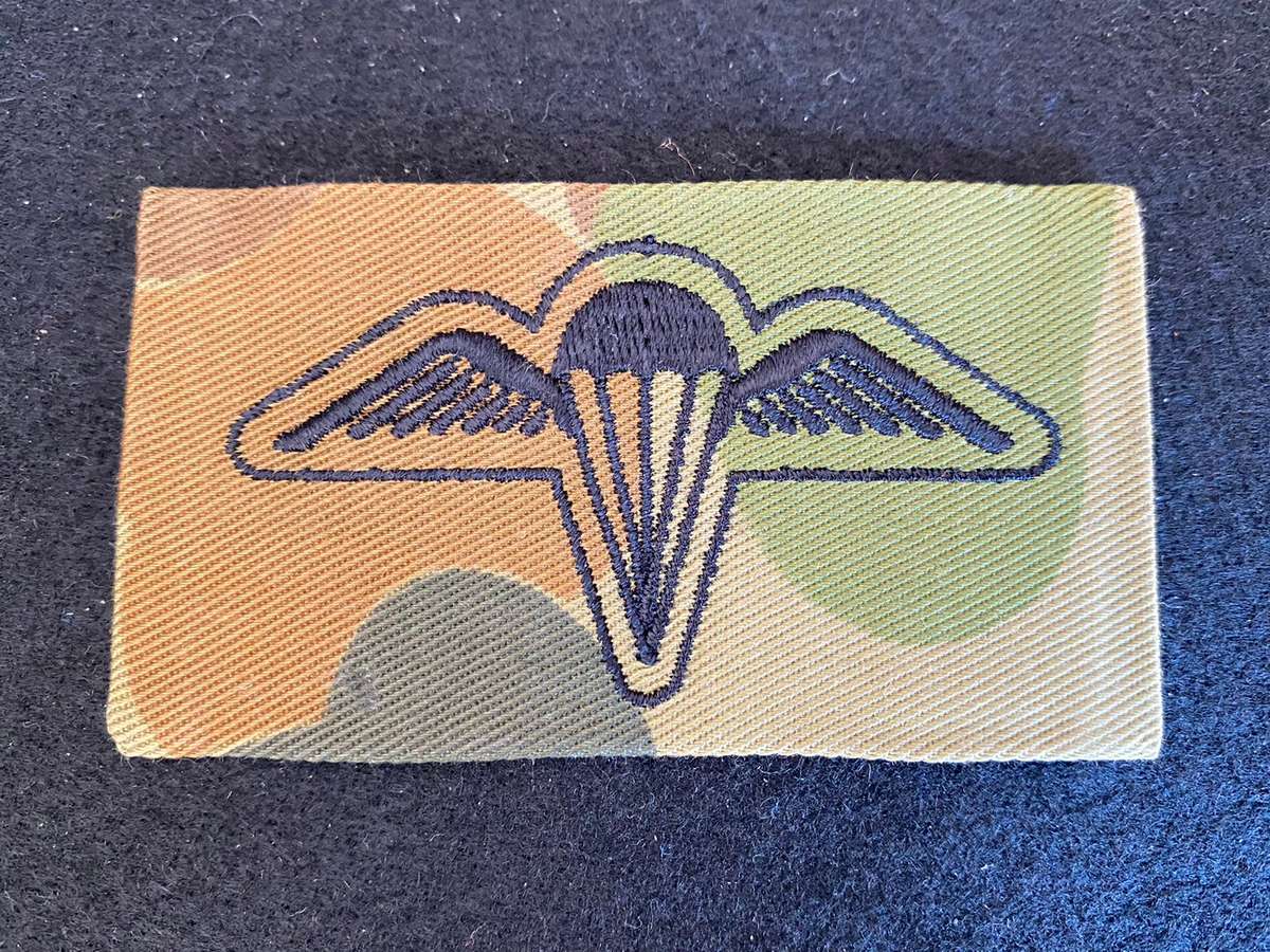 AUSTRALIAN PARACHUTE WING