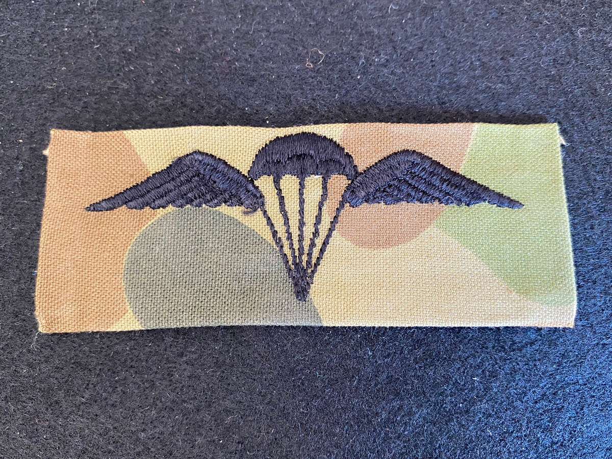 AUSTRALIAN PARACHUTE WING