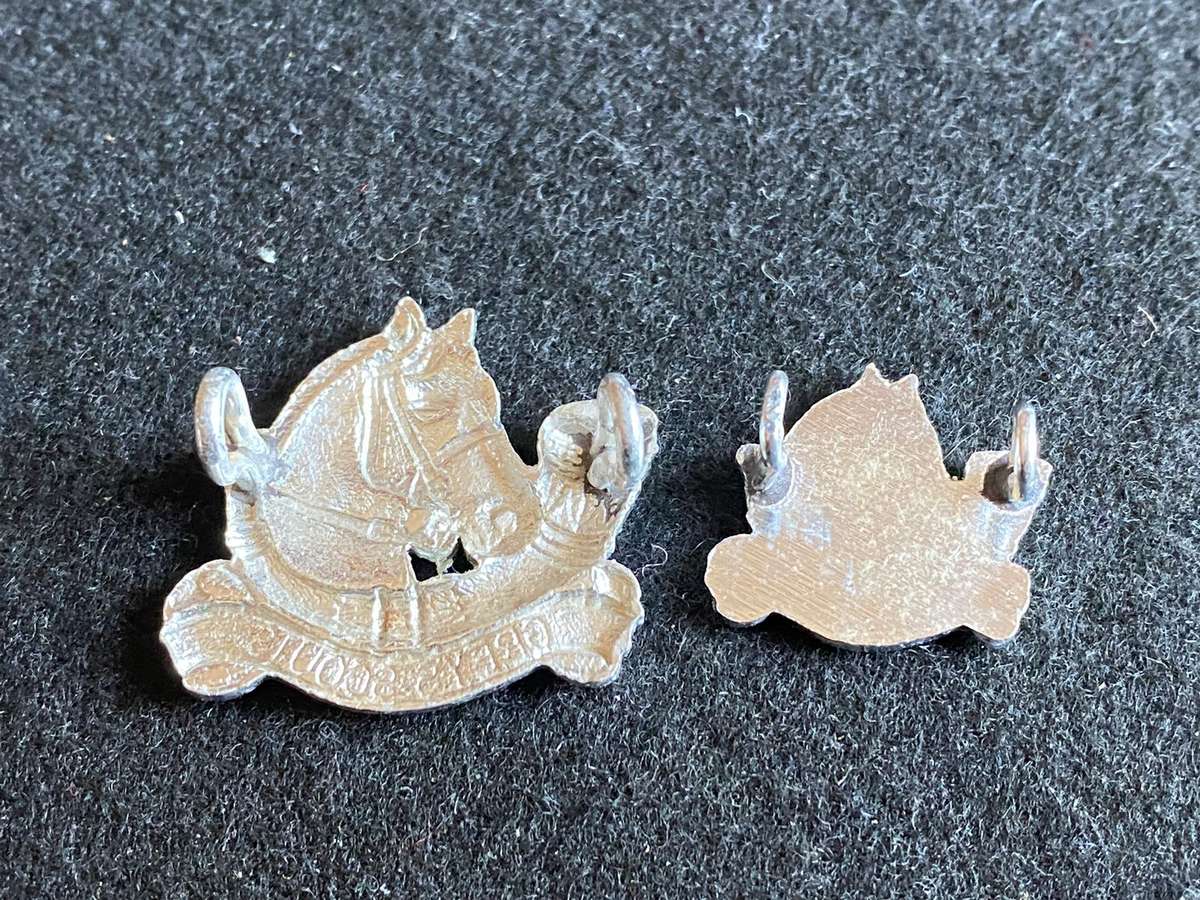 GREY SCOUTS ANODISED CAP AND ONE COLLAR-WORN 1976-1980-LUGS COMPLETE