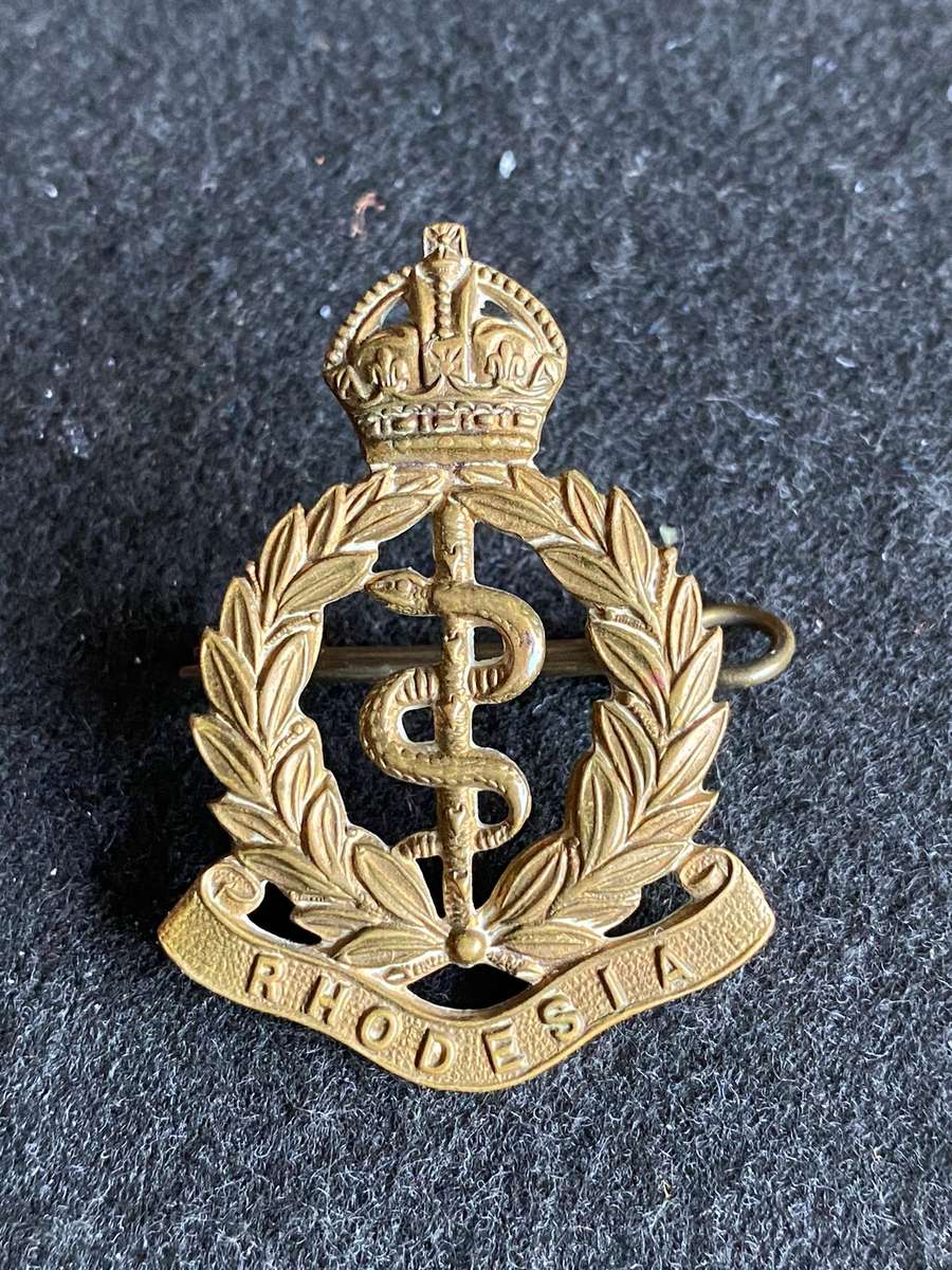 SOUTHERN RHODESIA MEDICAL CORPS BRASS CAP BADGE-WORN 1948-1956- 2 LUGS