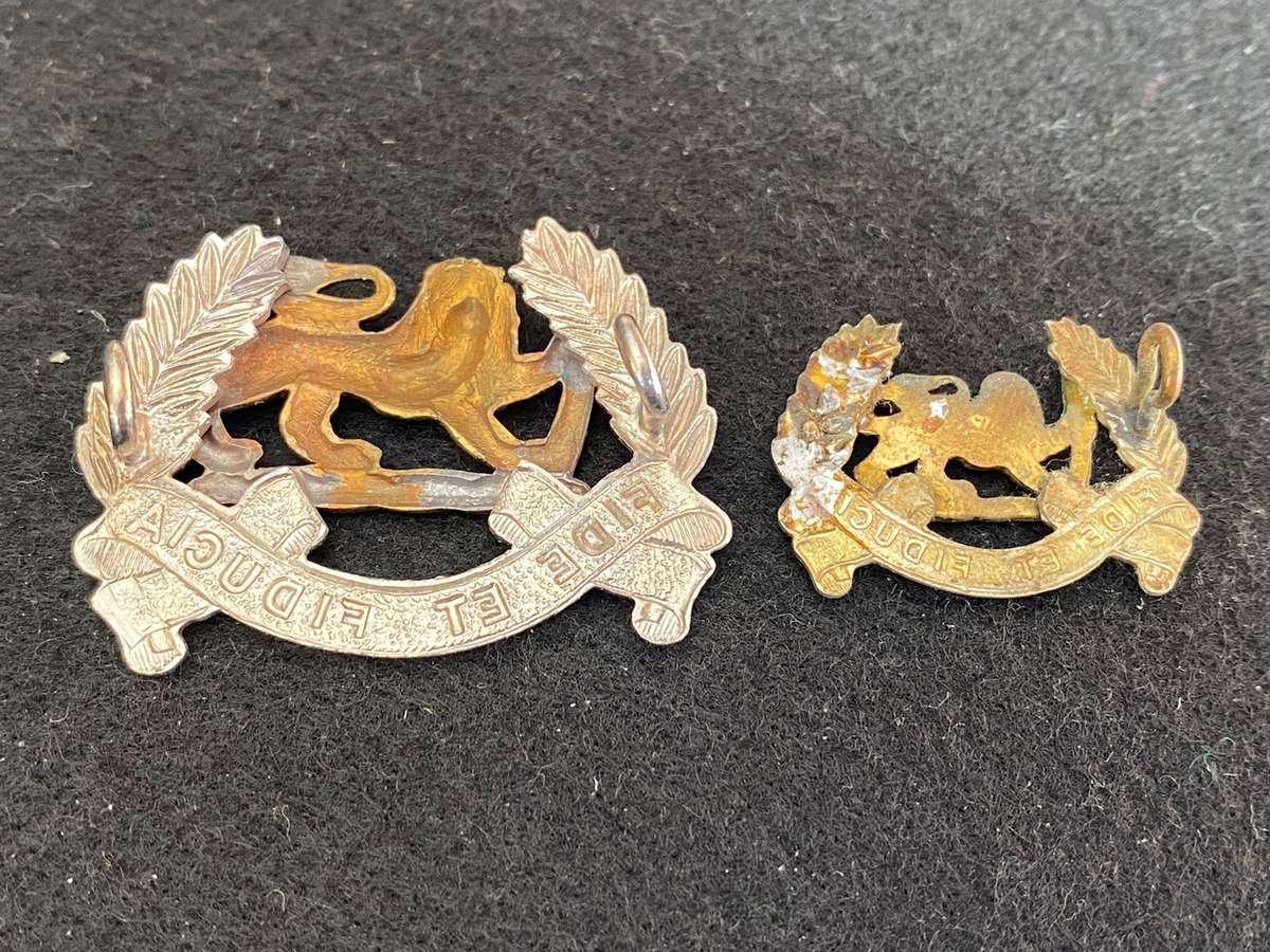 RHODESIAN ARMY PAY CORPS CAP AND ONE COLLAR (MISSING ON LUG) 1970'S-80