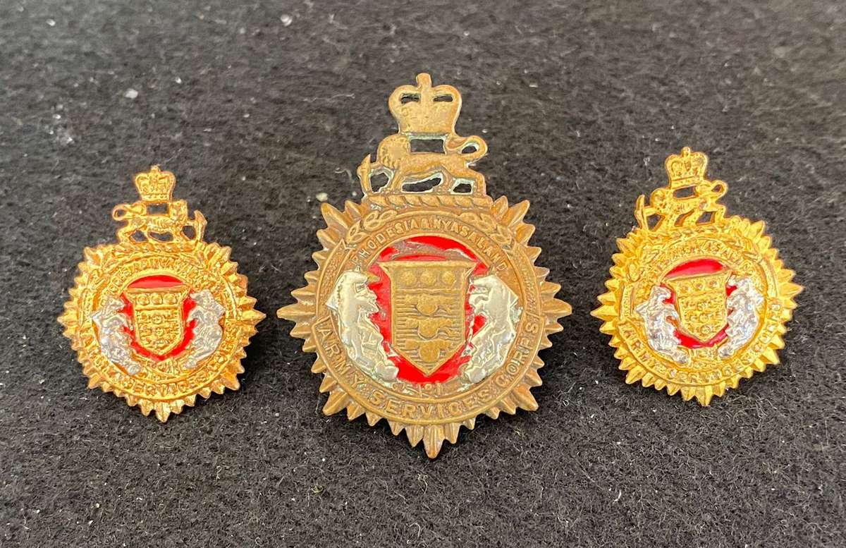 RHODESIA AND NYASSALAND ARMY SERVICES CORPS CAP AND COLLARS-WORN 1956-63-LUGS INTACT