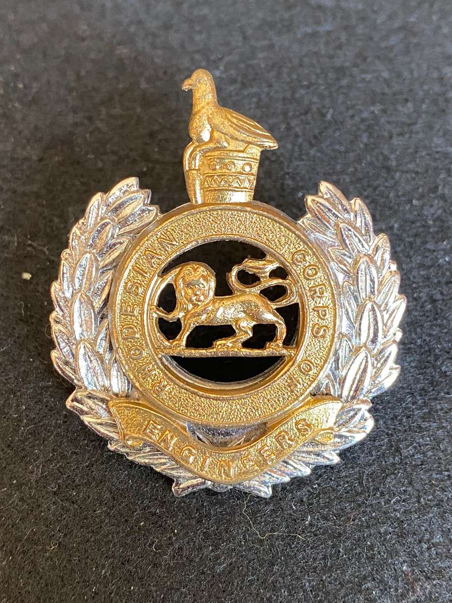 RHODESIAN CORPS OF ENGINEERS CAP BADGE-WORN MID 1970'S-80- 2 LUGS