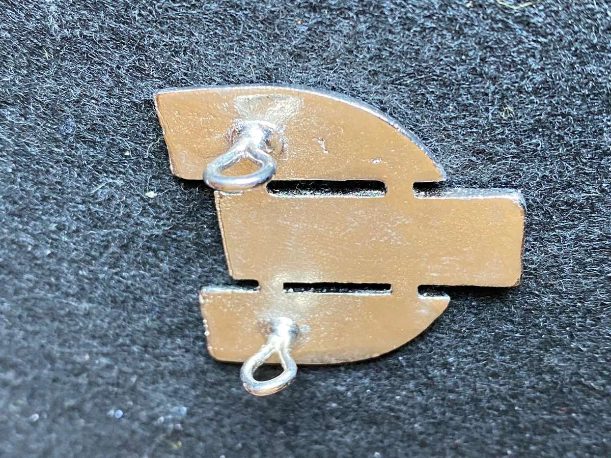 RHODESIA PSYCHOLOGICAL OPERATIONS UNIT CHROME CAP BADGE-WORN 1977-1980- 2 LUGS