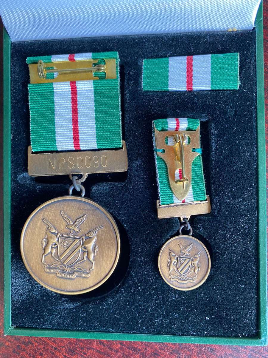 NAMIBIAN POLICE 10 YEAR SERVICE MEDAL -FULL SIZE AND MINIATURE- BOXED