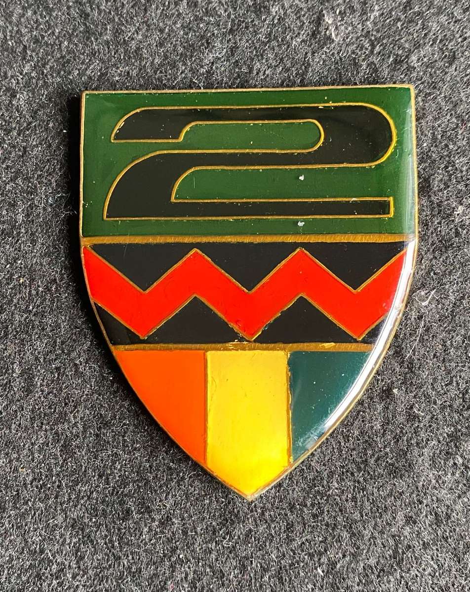 2 SA INFANTRY BATTALION-1ST ISSUE YELLOW TYPE FLASH- NO PINS- OWEN NO F 856