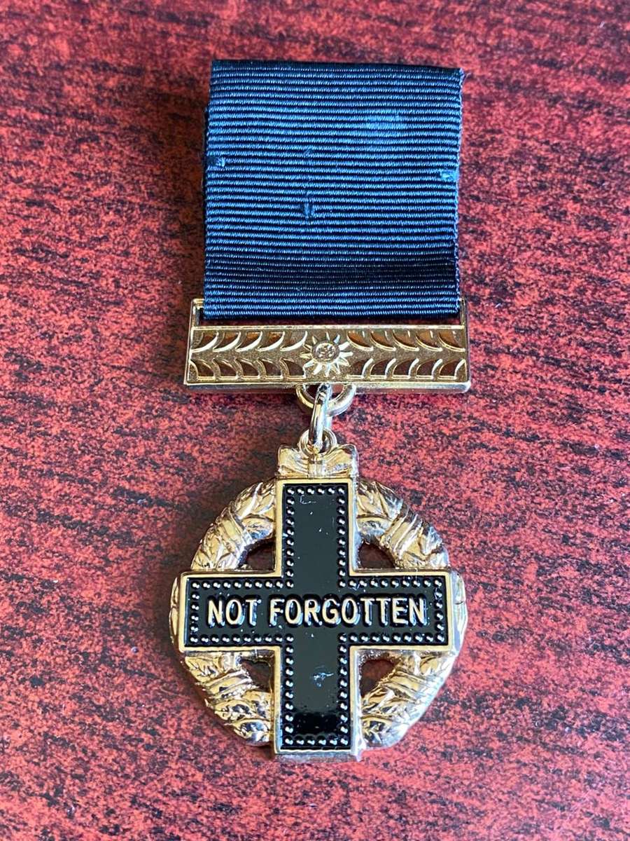 NAMIBIAN POLICE MEDAL OF HONOUR (2003) PRESENTED TO THE NEXT OF KIN OF NPF PERSONNEL WHO ARE KILLED-