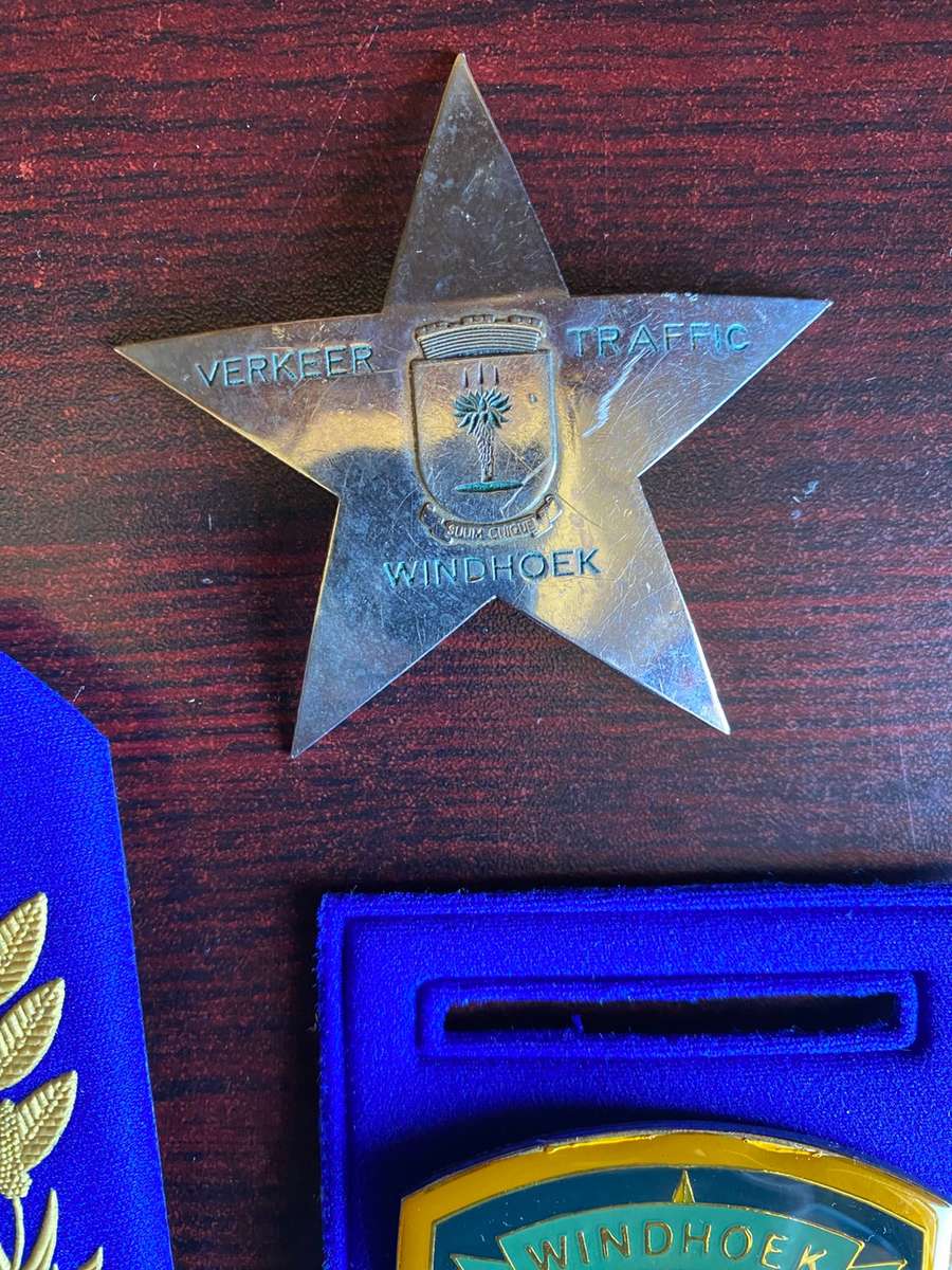 SWA/WINDHOEK TRAFFIC POLICE ,BADGES FLASHES,RANKS AND BUTTONS