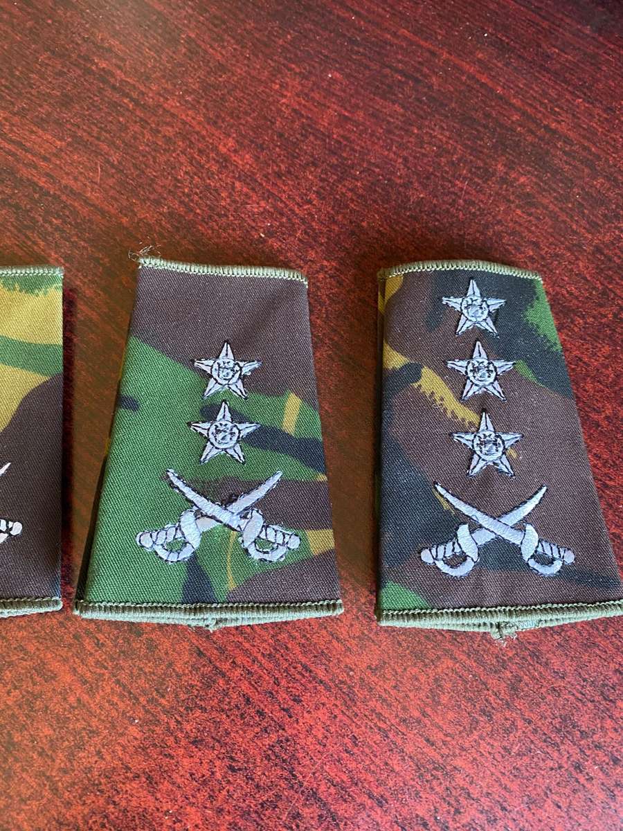 NAMIBIA DEFENCE FORCE GENERAL OFFICERS RANK SET- 4 PAIRS- SOLD TOGETHER