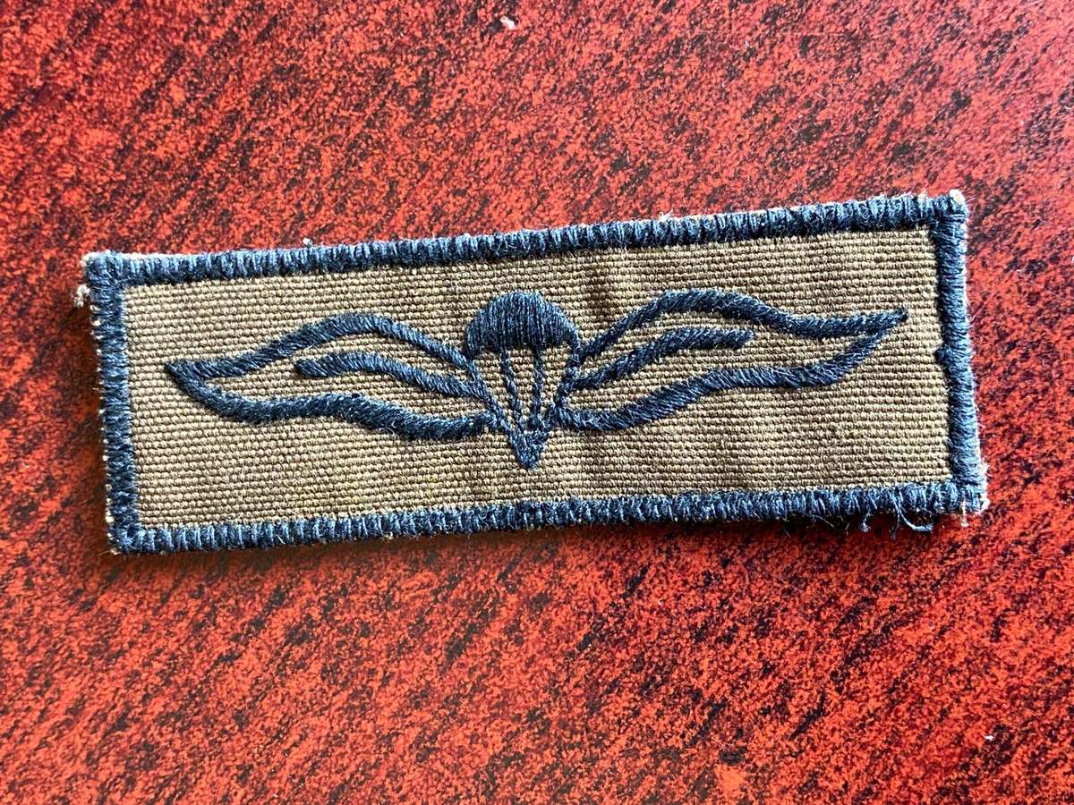 SADF PARACHUTE BREAST WING