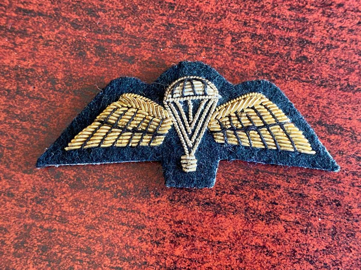 BRITISH ROYAL GREEN JACKETS-PARA WING