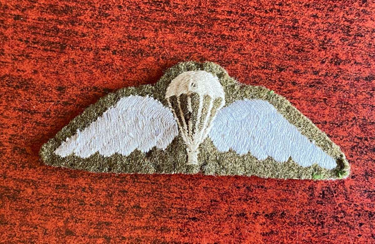 BRITISH ARMY PARACHUTE WING-EARLY 1960'S