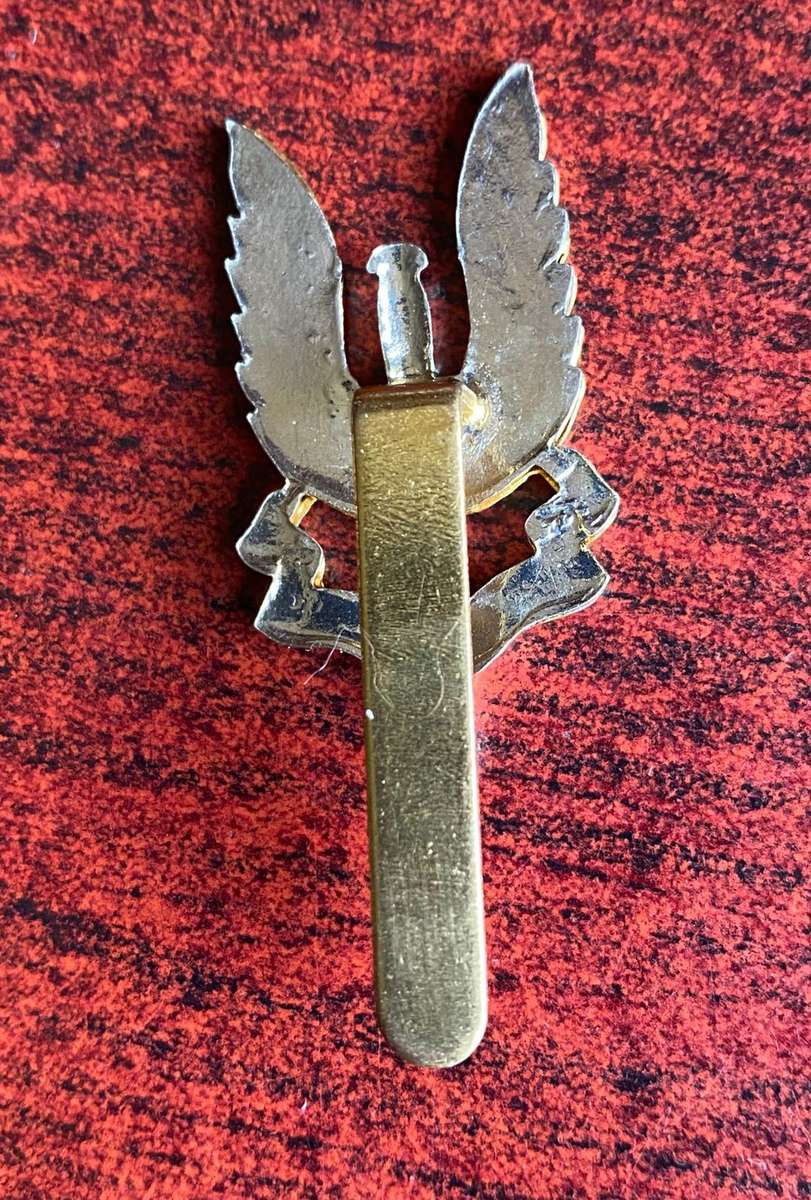BRITISH SAS BI/METAL CAP BADGE-SLIDER INTACT