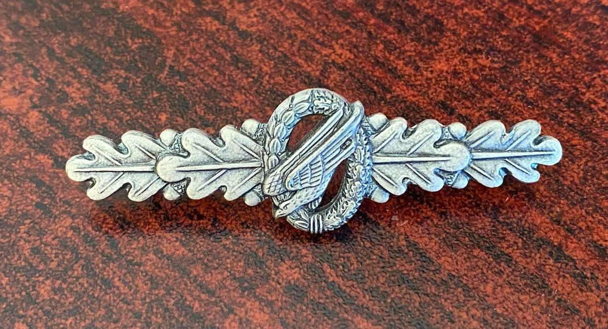 GERMAN EARLY POST WW2 PARACHUTE BREAST BAR-CIRCA 1957- 2 PINS