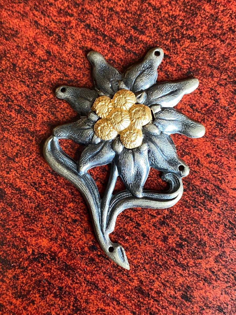 GERMAN MOUNTAIN TROOPERS CAP BADGE-REPRODUCTION