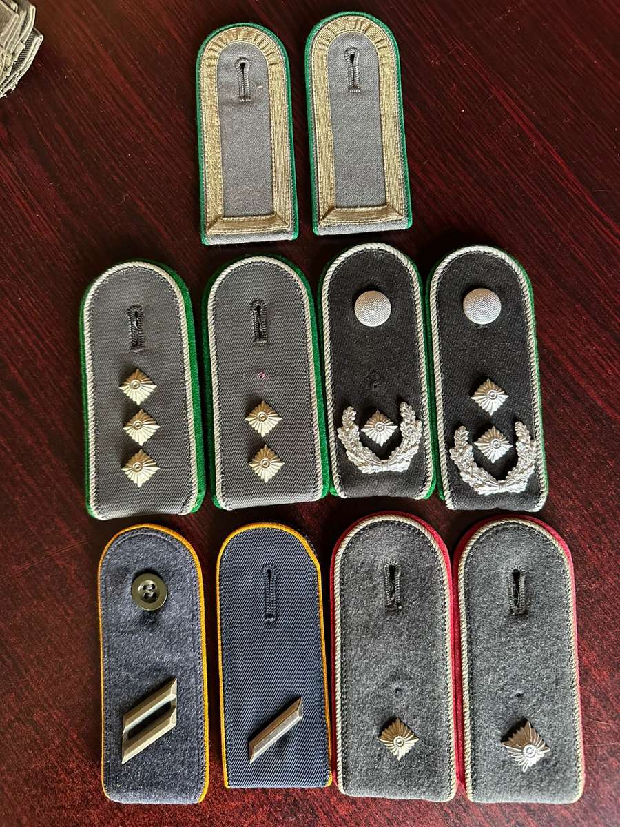 GERMAN BUNDESWEHR MIXED RANK LOT