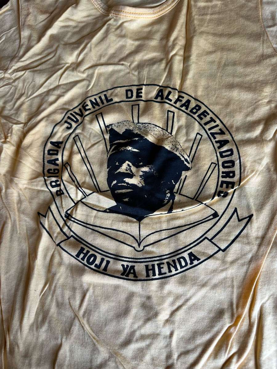 ORIGINAL ANGOLAN ,MPLA T-SHIRT-1980'S-GOOD CONDITION-SIZE SMALL