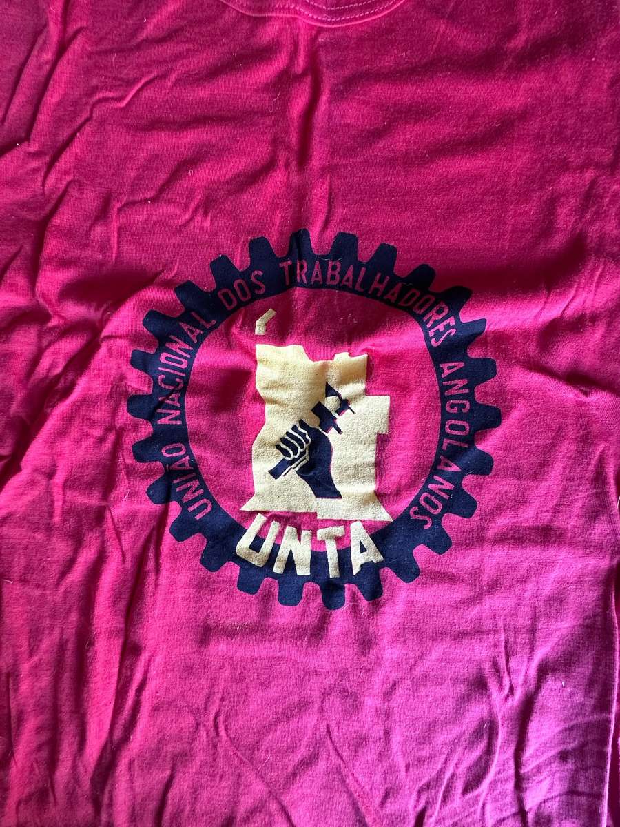 ORIGINAL ANGOLAN T-SHIRT-1970'S-80'S-GOOD CONDITION-SIZE SMALL-BORDER WAR