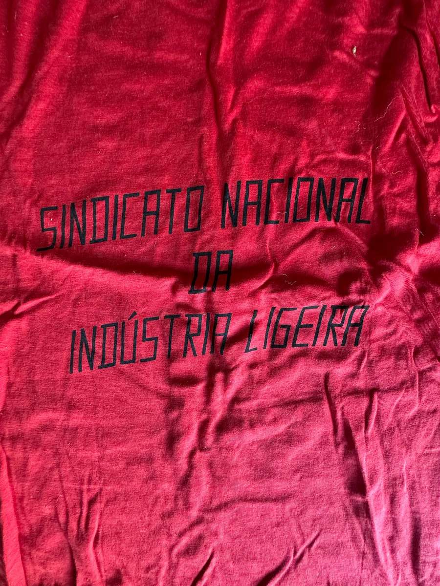 ORIGINAL ANGOLAN T-SHIRT-1970'S-80'S-GOOD CONDITION-SIZE SMALL-BORDER WAR