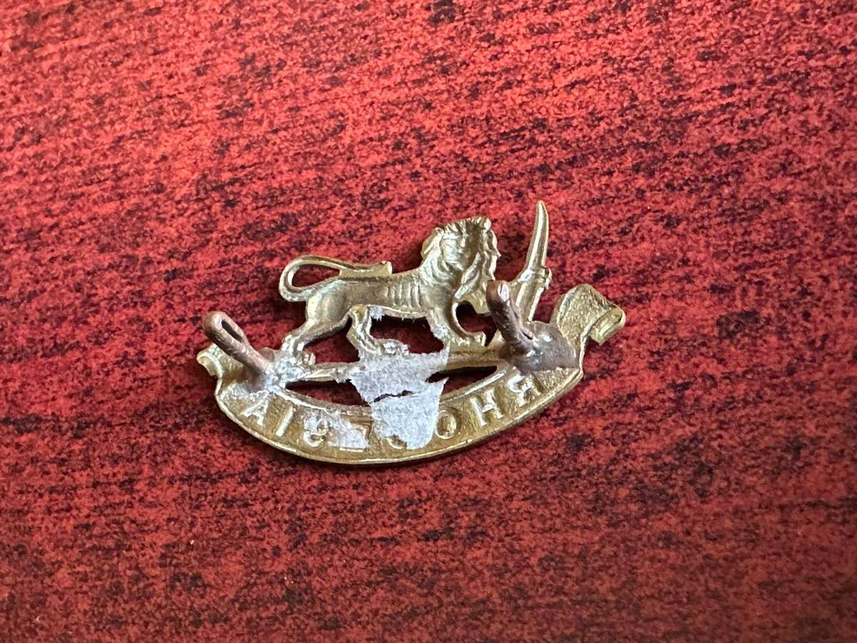 Rhodsia General service corps cap badge. 1950's-60's. 2 Lugs