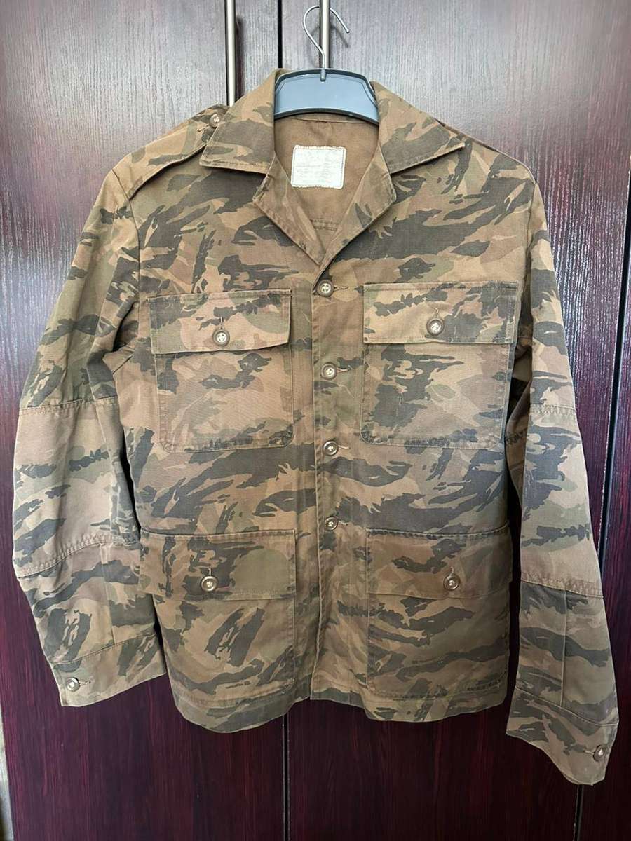 SA Railway police camo jacket. Size medium. Measures 50cm armpit to armpit. Used but good condition.