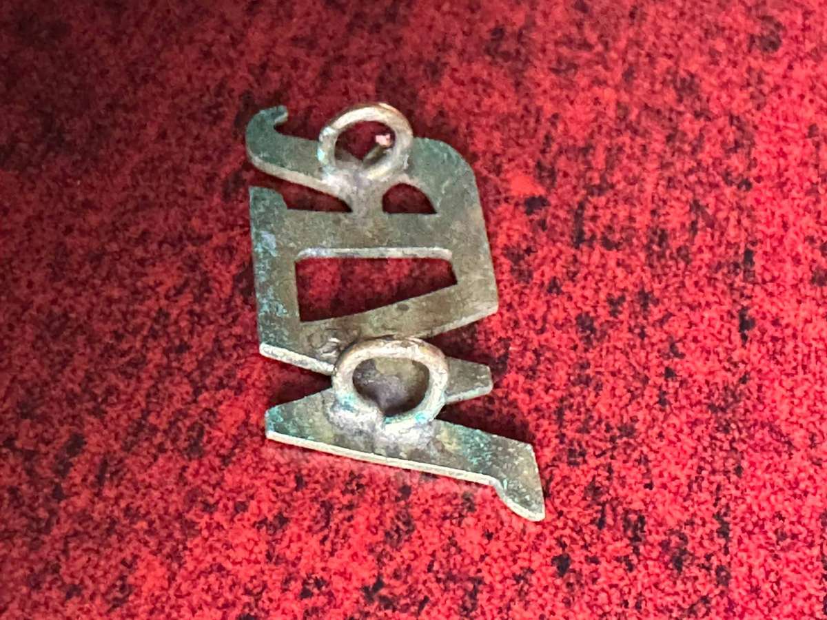 Witwatersrand rifles,WW1 title sheet metal,brass. 2 Lugs.