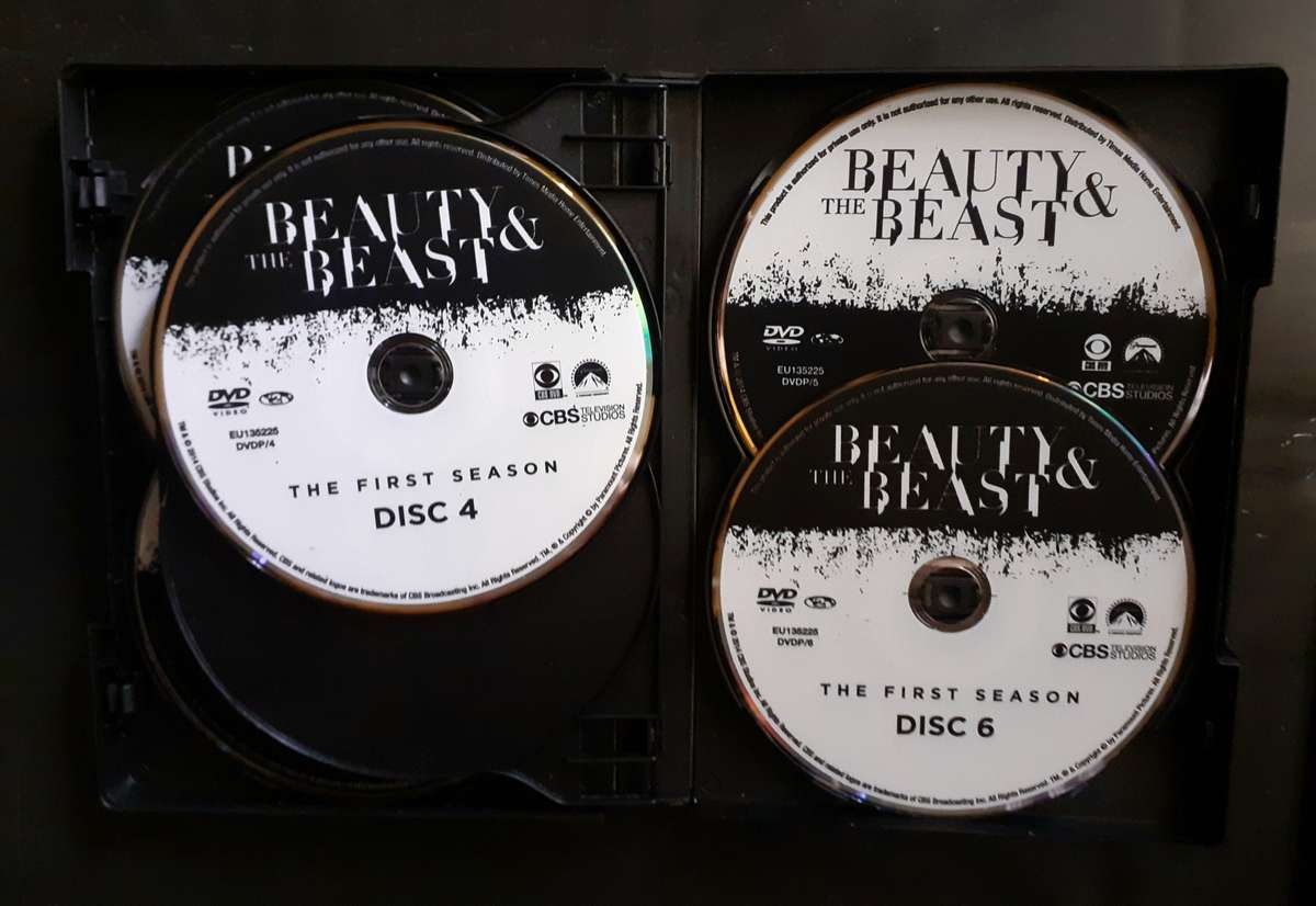 Beauty & The Beast - The First Season (6 DVD Set)