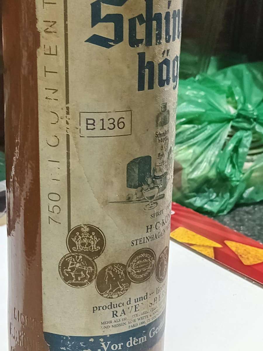 OLD BOTTLE{ SCHINKEN HAGER}