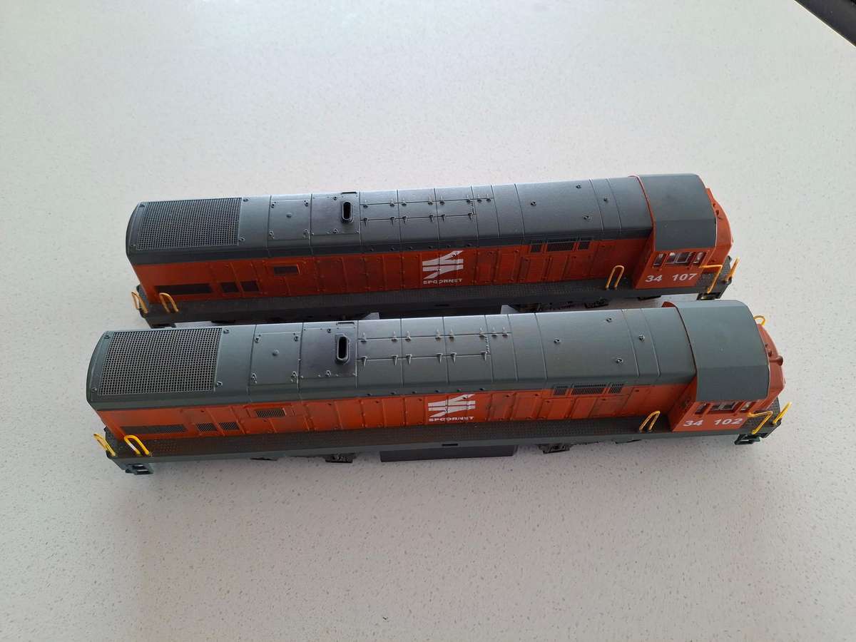 Frateschi  SAR Diesel Loco and dummy with ESU Loksound Decoder  Version 4