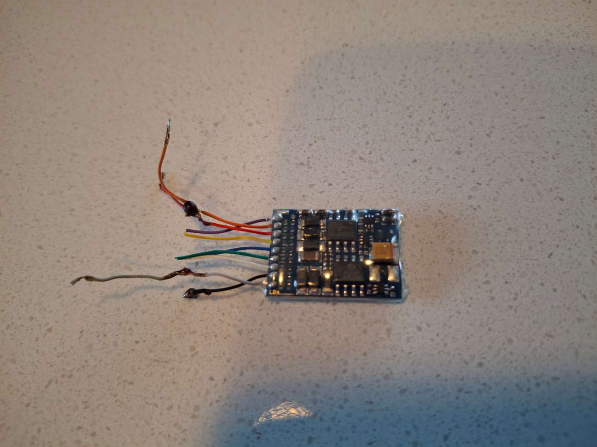 DCC Decoder for Locomotive.  Bachmann