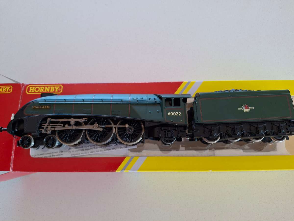 Hornby Mallard Loco DCC (Decoder fitted)R2784X LNER  A4