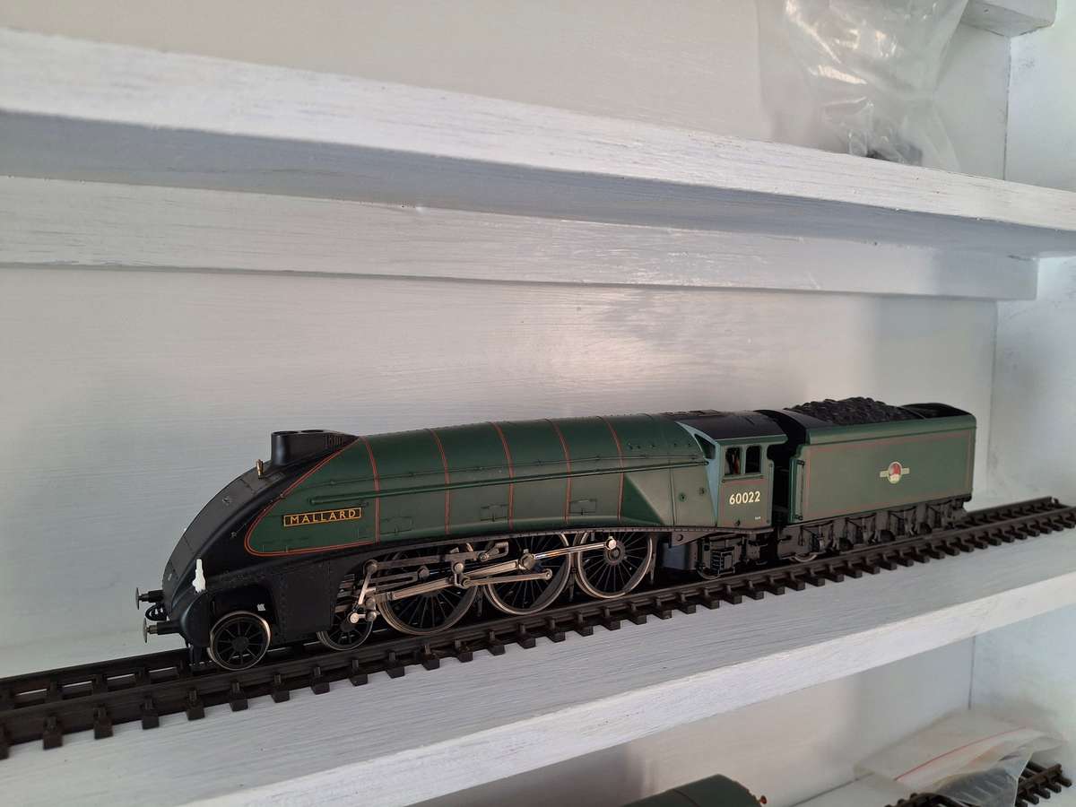 Hornby Mallard Loco DCC (Decoder fitted)R2784X LNER  A4