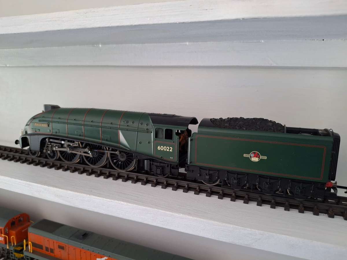 Hornby Mallard Loco DCC (Decoder fitted)R2784X LNER  A4