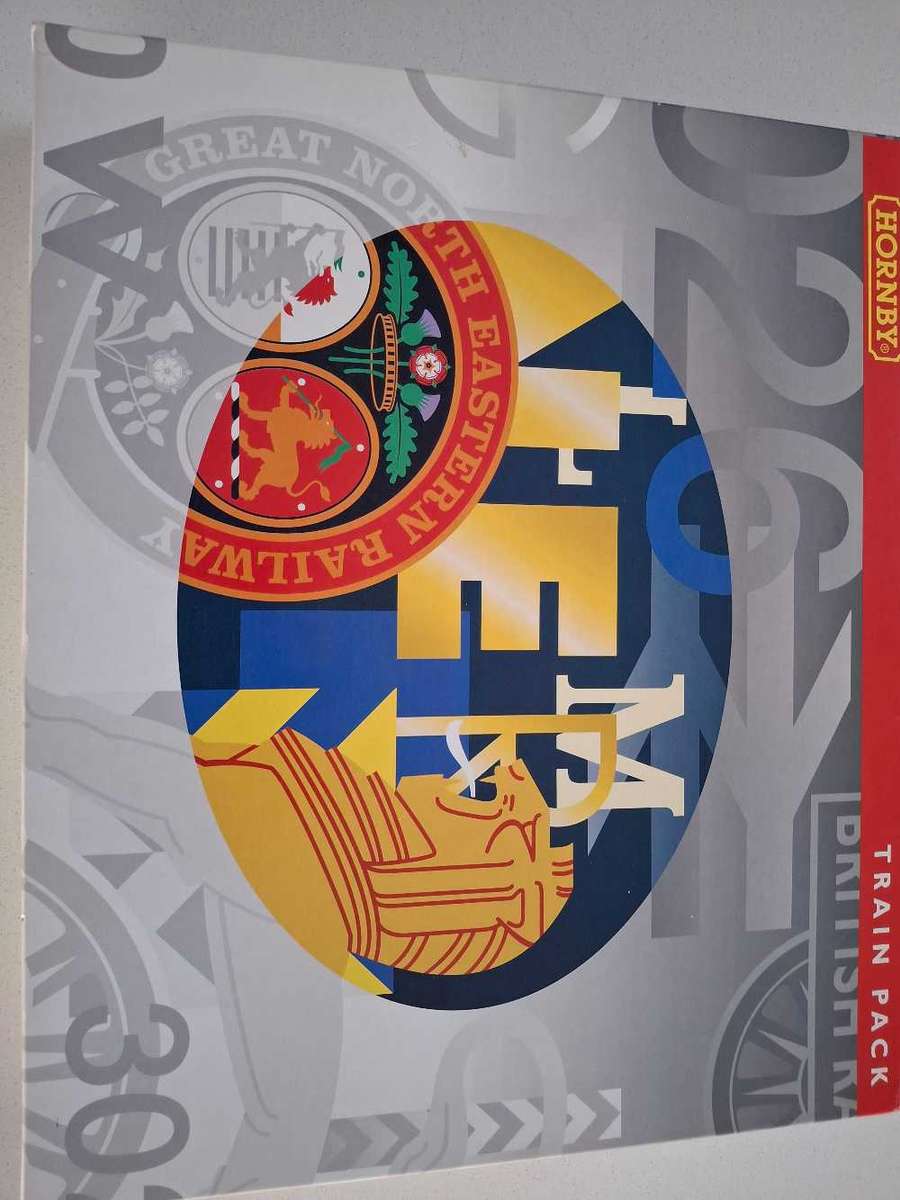 Hornby Train set.Virgin High speed "The red arrows"DCC Chip fitted