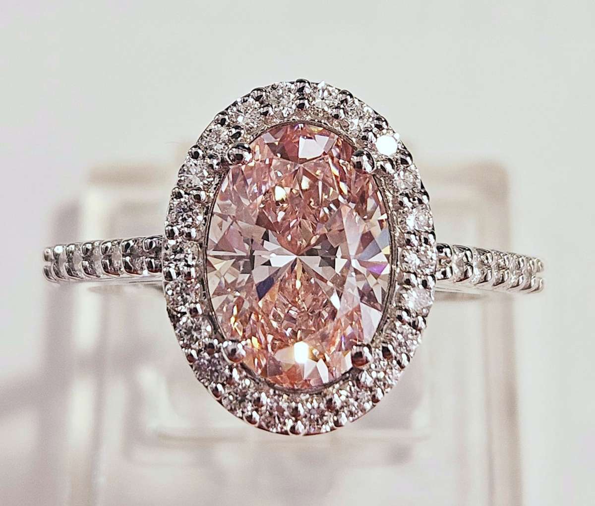2.03ct Certified Fancy Vivid Pink Diamond Ring (IGI Certified Diamond)