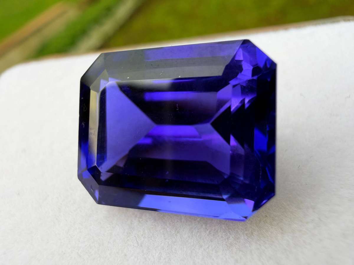 Rare 16.77 ct Emerald-Cut Tanzanite: Ultra-Saturated Velvet Blue Brilliance