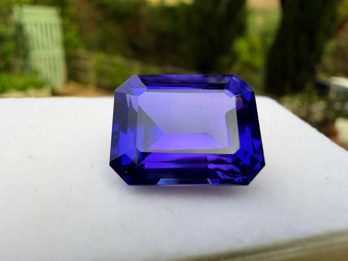 Rare 16.77 ct Emerald-Cut Tanzanite: Ultra-Saturated Velvet Blue Brilliance