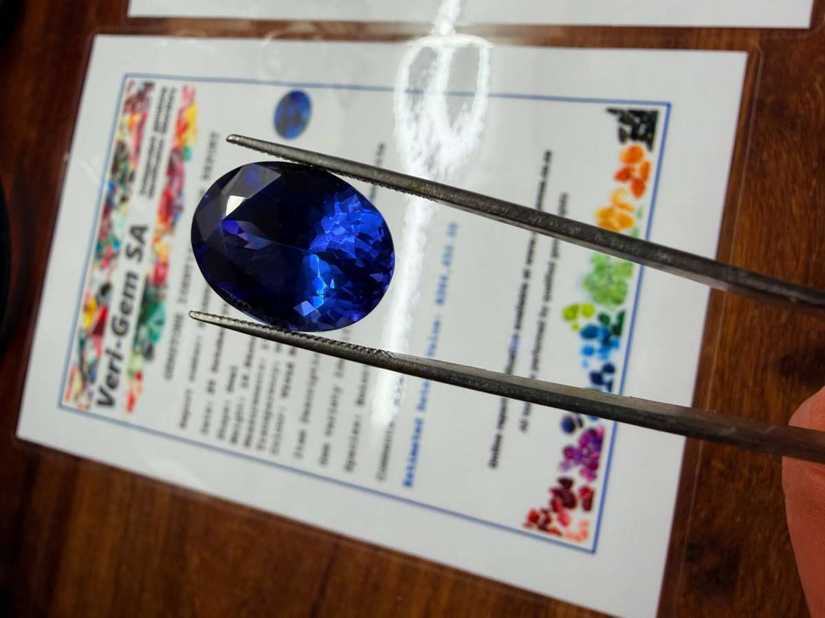 16.84ct Certified Tanzanite