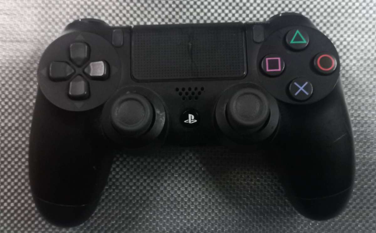 PS4 ( 1TB Hard Drive) + 3 games / PS4